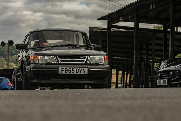 Tout savoir sur la camionnette de 10m3 : guide pratique et technique